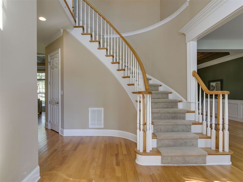 12704 Topiary Ct, Raleigh, NC 27614