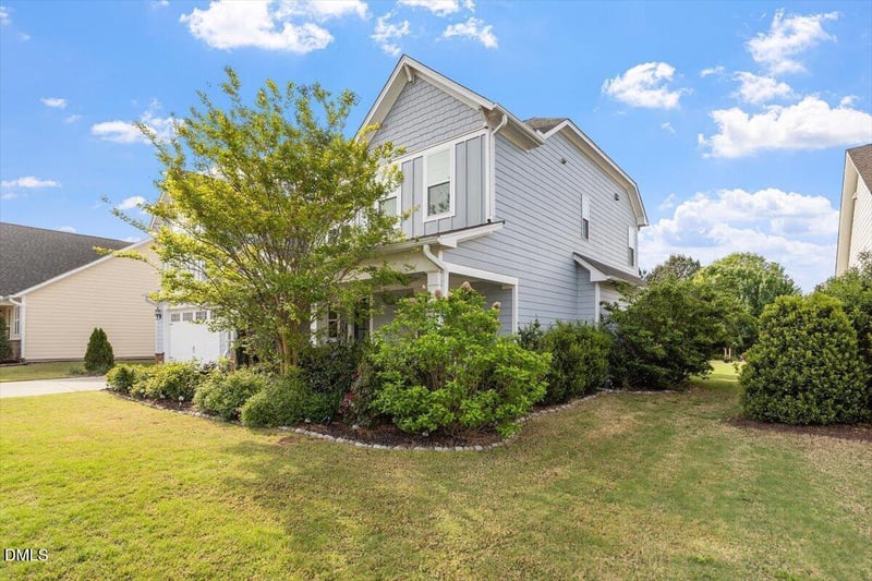 1276 Dairy Glen Dr, Fuquay Varina, NC 27526