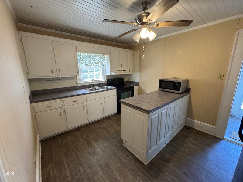 1278 Valley Ct, Zebulon, NC 27597