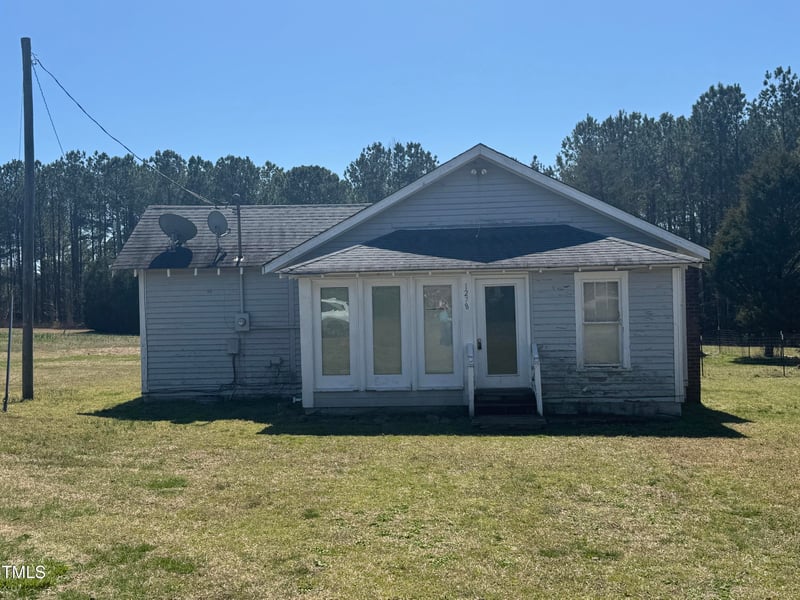1278 Valley Ct, Zebulon, NC 27597