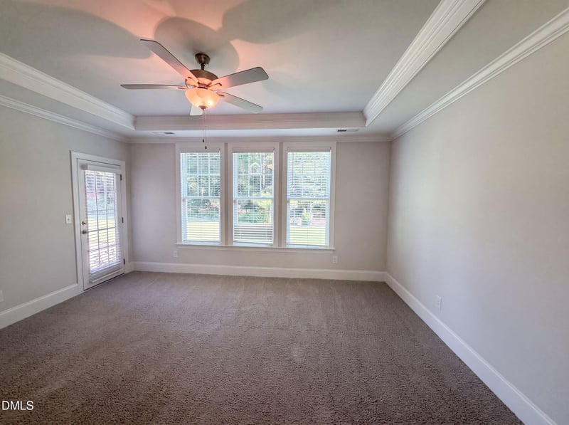 1279 Dairy Glen Dr, Fuquay Varina, NC 27526