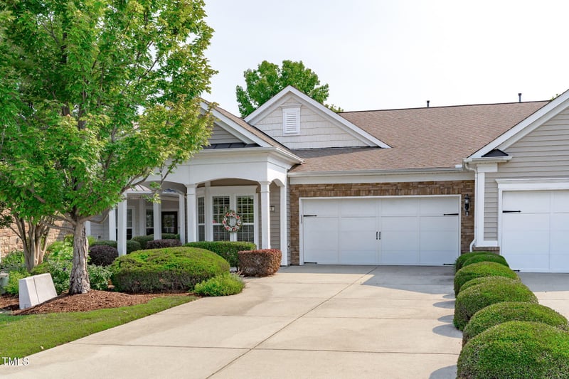 128 Arvind Oaks Cir, Cary, NC 27519