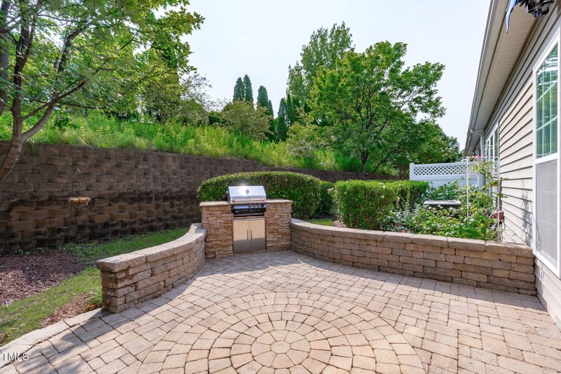 128 Arvind Oaks Cir, Cary, NC 27519