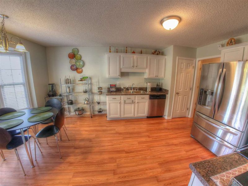 128 Bee Ln, Clayton, NC 27520
