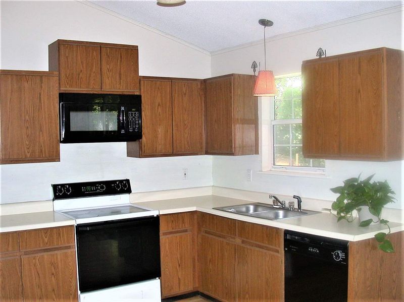 128 Bridges Ln, Youngsville, NC 27596