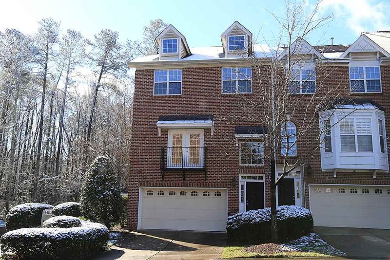128 Cabernet Dr, Chapel Hill, NC 27516