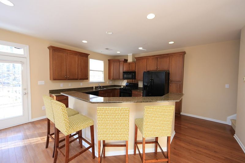 128 Cabernet Dr, Chapel Hill, NC 27516