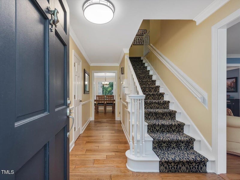 128 Castlewood Dr, Cary, NC 27511