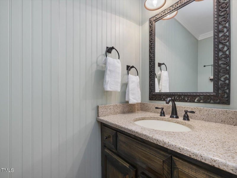 128 Castlewood Dr, Cary, NC 27511