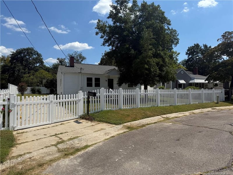 128 Circle Ct, Fayetteville, NC 28301