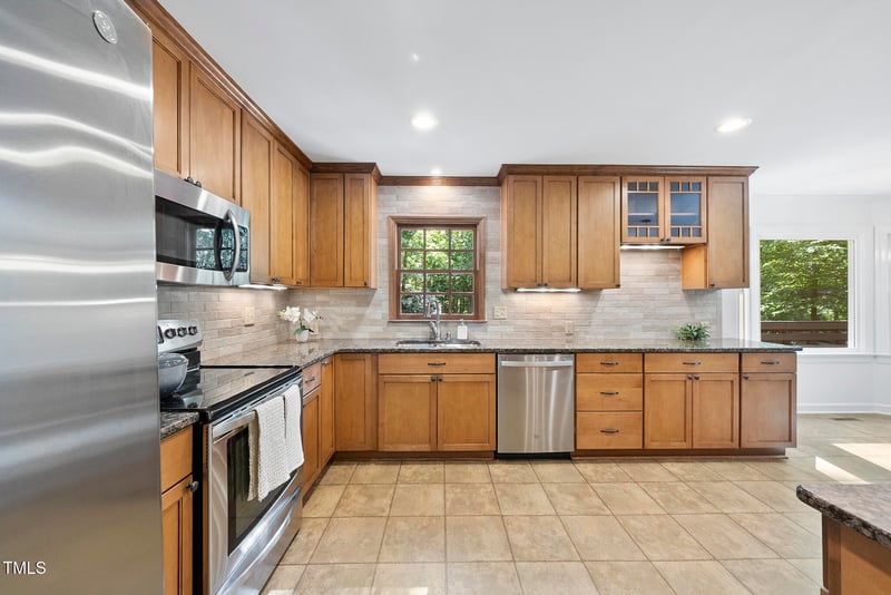 128 Cobblestone Dr, Chapel Hill, NC 27516