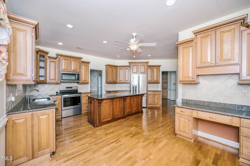 128 Crescent Dr, Dunn, NC 28334