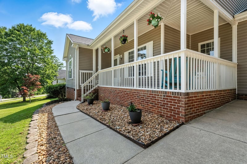 128 Crossfire Rd, Holly Springs, NC 27540
