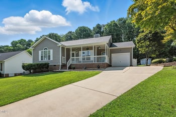 128 Crossfire Rd, Holly Springs, NC 27540