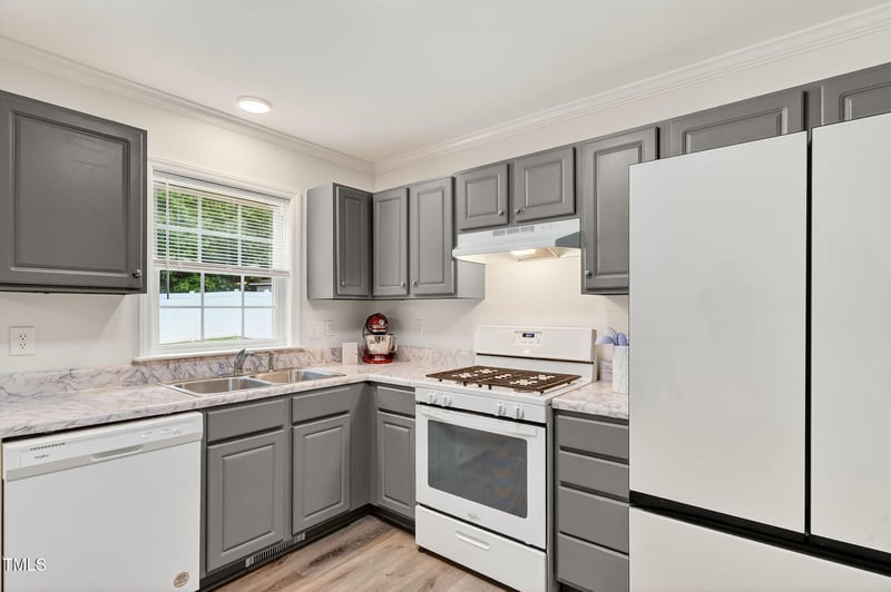 128 Crossfire Rd, Holly Springs, NC 27540