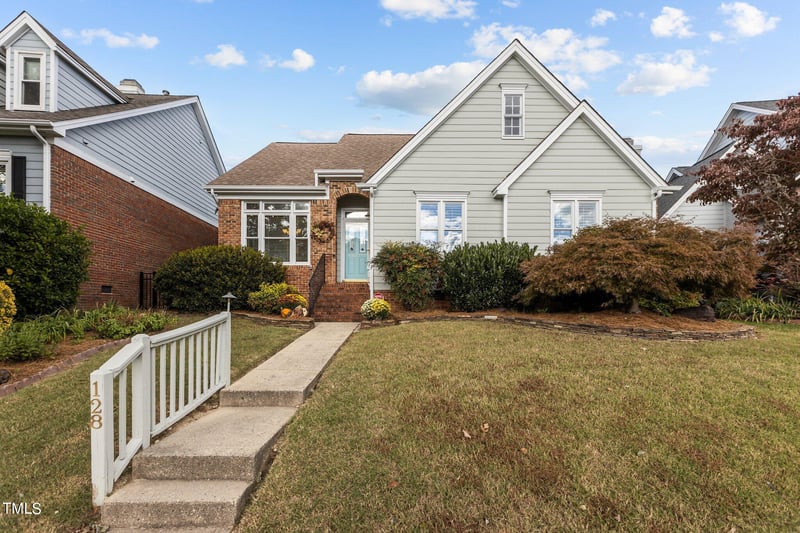 128 Cumberland Green Dr, Cary, NC 27513