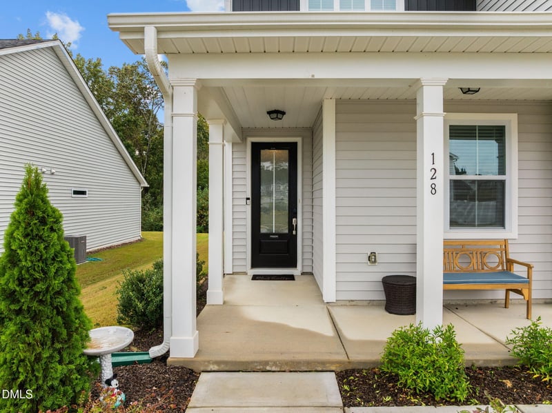 128 Davinhall Dr, Fuquay Varina, NC 27526