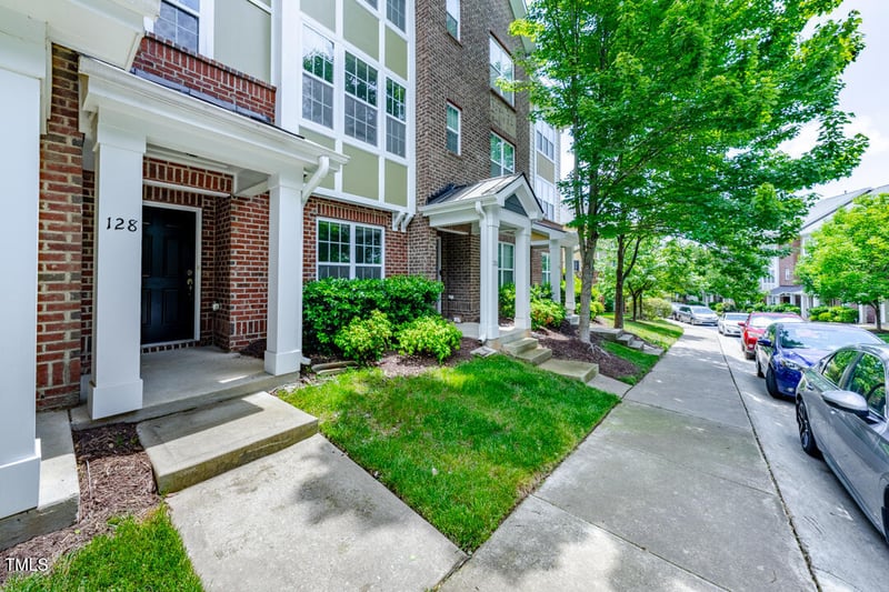128 Dove Cottage Ln, Cary, NC 27519