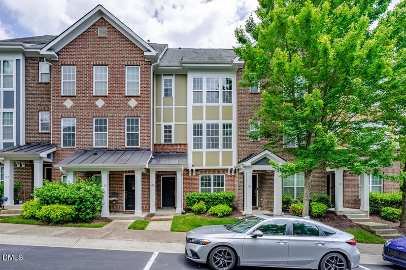 128 Dove Cottage Ln, Cary, NC 27519