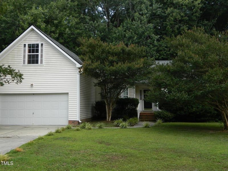 128 Falmouth Ct, Clayton, NC 27527