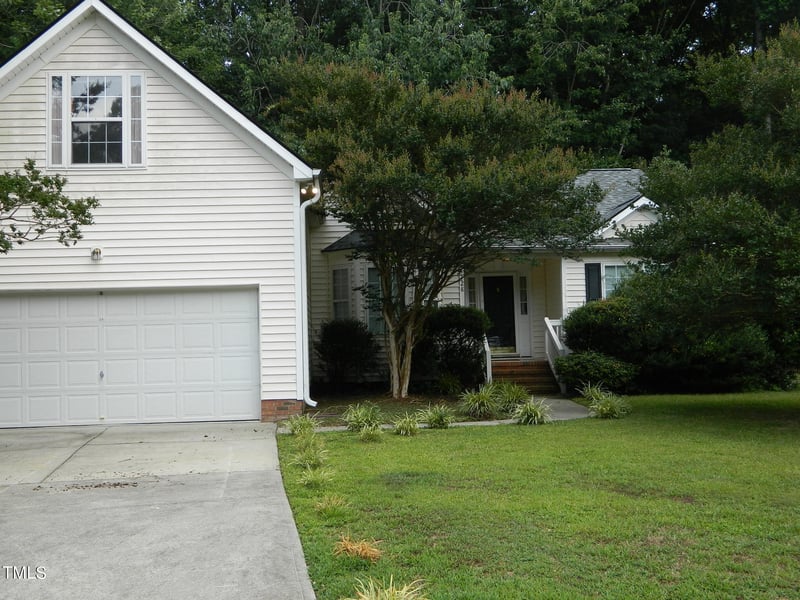 128 Falmouth Ct, Clayton, NC 27527