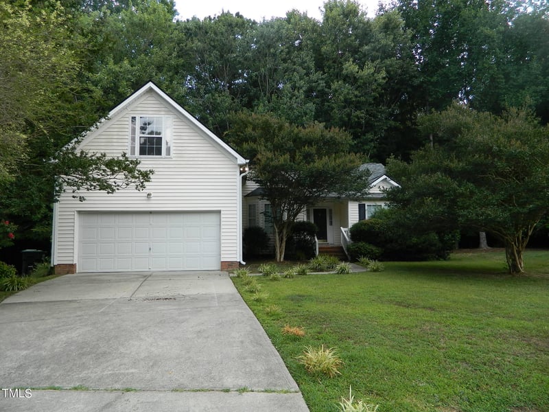 128 Falmouth Ct, Clayton, NC 27527