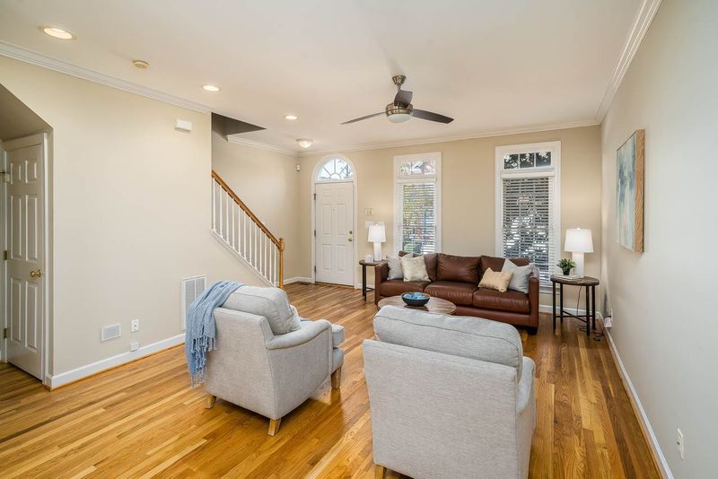 128 Fenner Ln, Raleigh, NC 27603