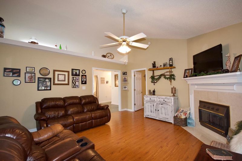 128 Forest Ridge Dr, Willow Springs, NC 27592