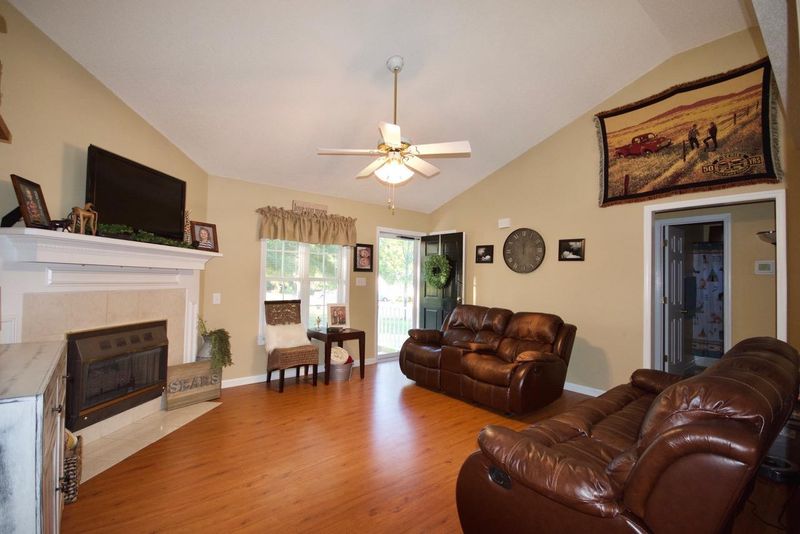 128 Forest Ridge Dr, Willow Springs, NC 27592