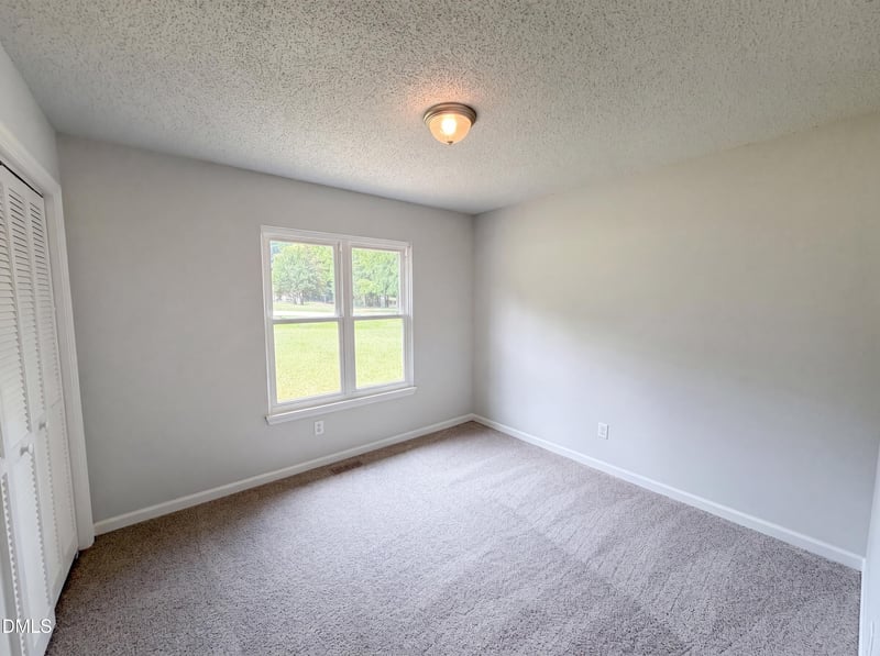 128 Mill Creek Dr, Youngsville, NC 27596