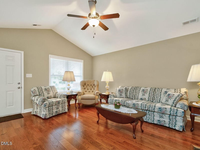 128 Moss Creek Dr, Clayton, NC 27520