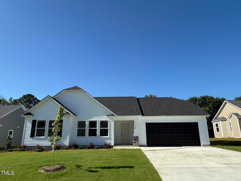128 Oakfield Trace Dr, Four Oaks, NC 27524