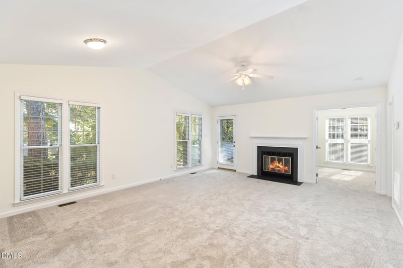 128 Pickett Ln, Cary, NC 27511