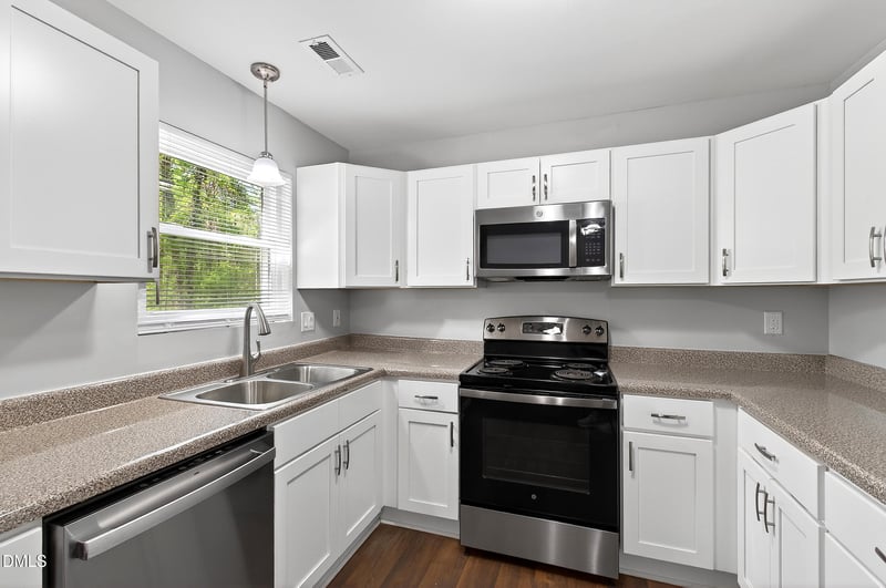 128 Rainbow Ct, Cary, NC 27511