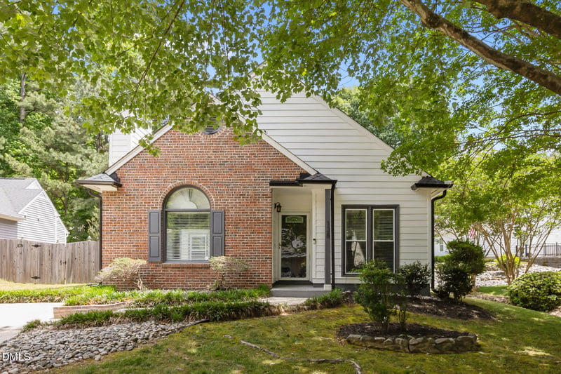128 Sterlingdaire Dr, Cary, NC 27511