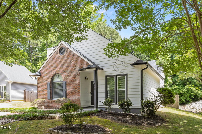128 Sterlingdaire Dr, Cary, NC 27511