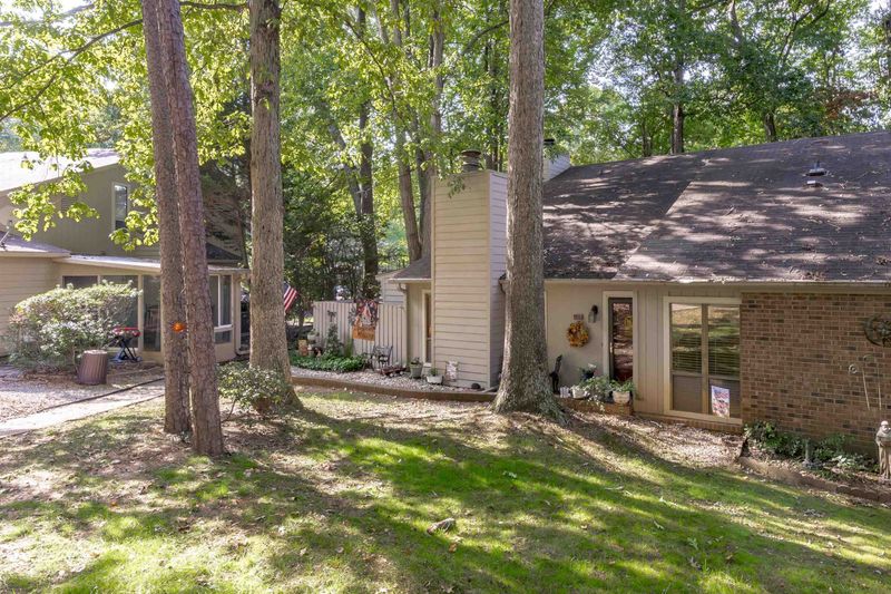 128 Twin Oaks Pl, Cary, NC 27511
