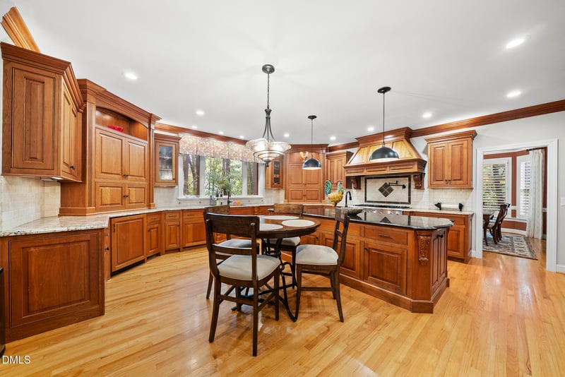 128 Wheatsbury Dr, Cary, NC 27513