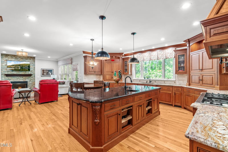 128 Wheatsbury Dr, Cary, NC 27513