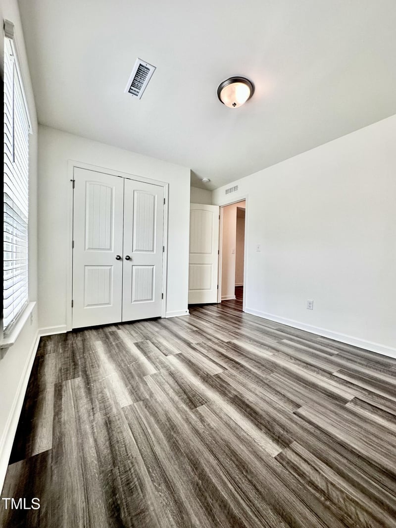128 Willow Grove Ln, Fuquay Varina, NC 27526