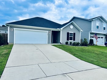 128 Willow Grove Ln, Fuquay Varina, NC 27526