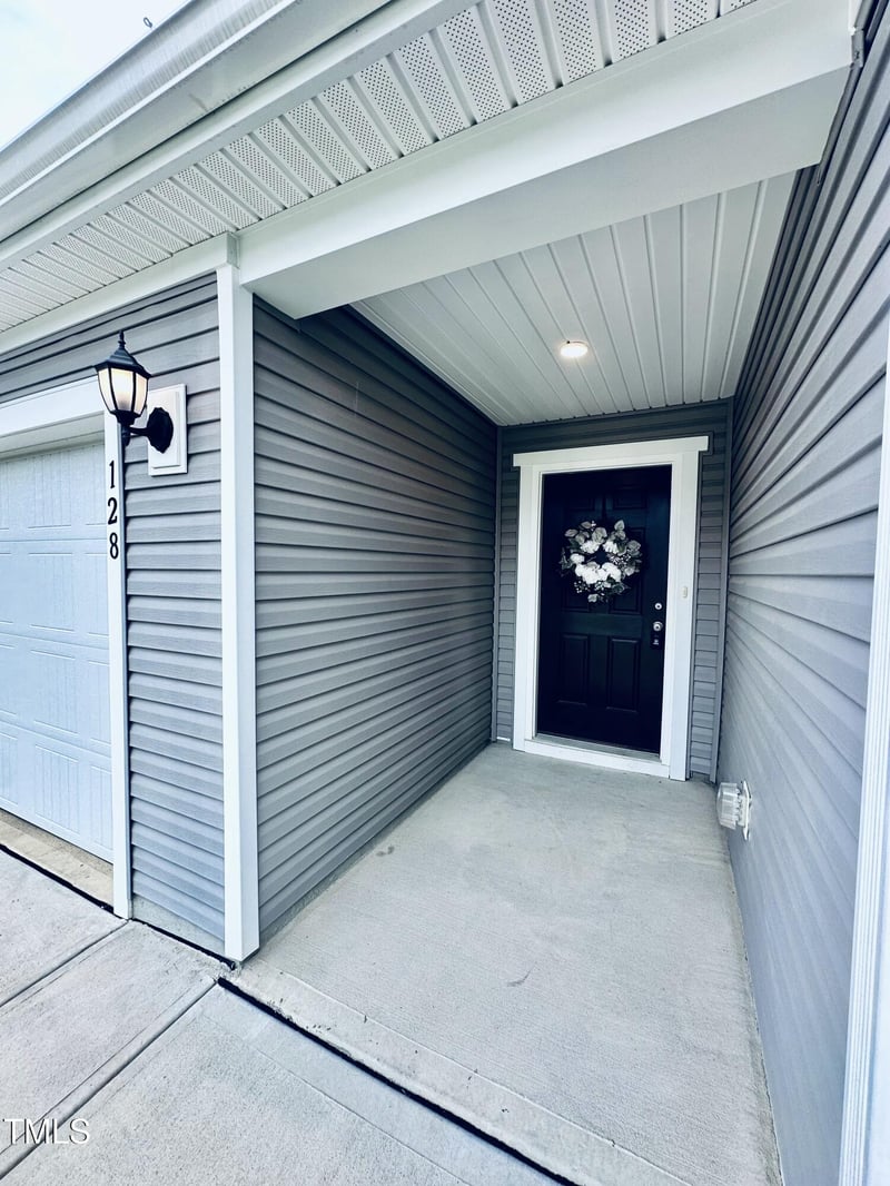 128 Willow Grove Ln, Fuquay Varina, NC 27526
