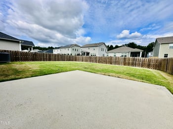 128 Willow Grove Ln, Fuquay Varina, NC 27526