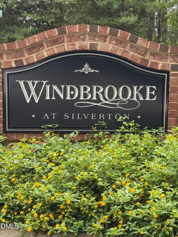 128 Windward Ct, Cary, NC 27513