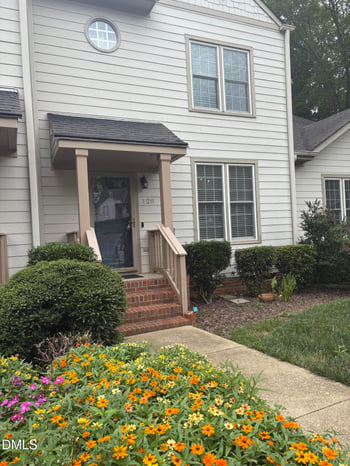 128 Windward Ct, Cary, NC 27513