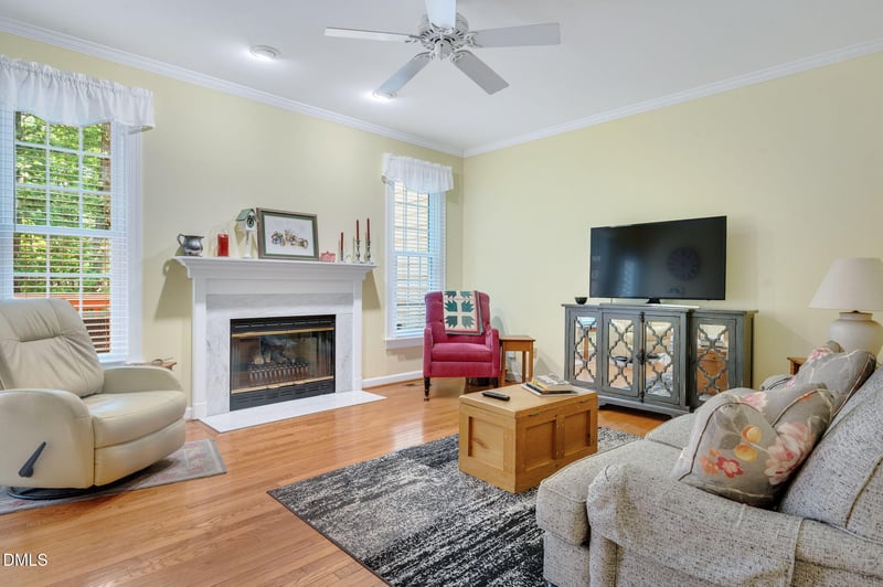 128 Windward Ct, Cary, NC 27513