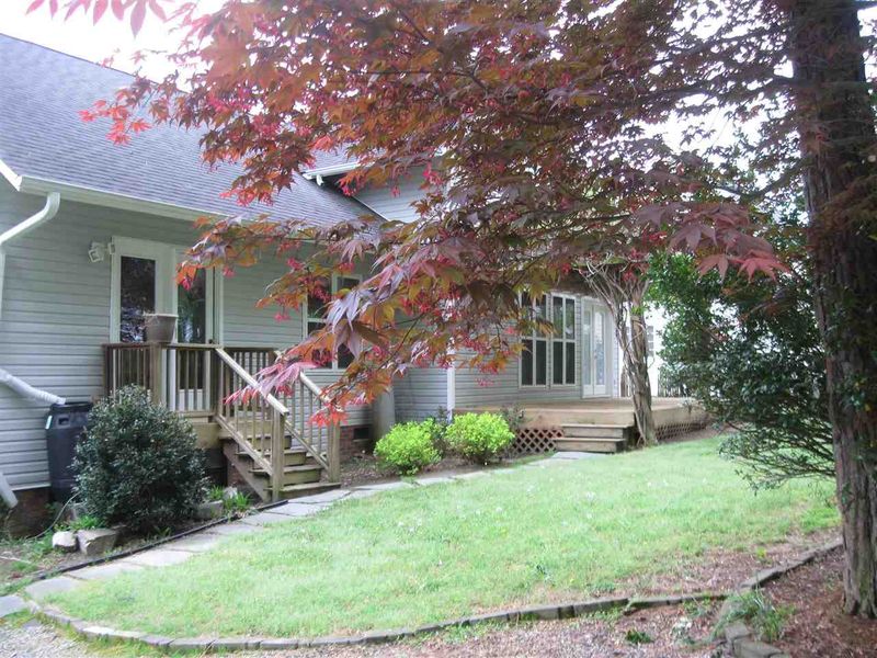 128 Wood Bend Ct, Clayton, NC 27520
