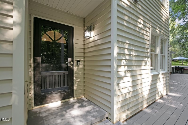 128 Woodglen Dr, Cary, NC 27518