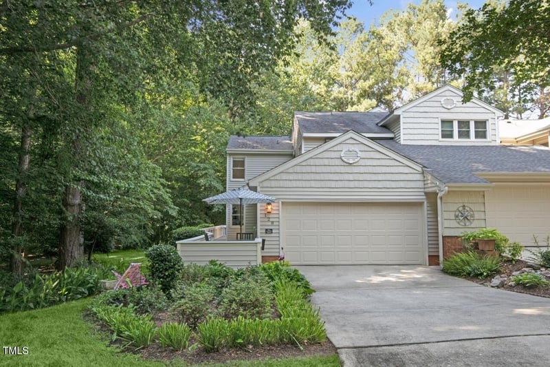 128 Woodglen Dr, Cary, NC 27518