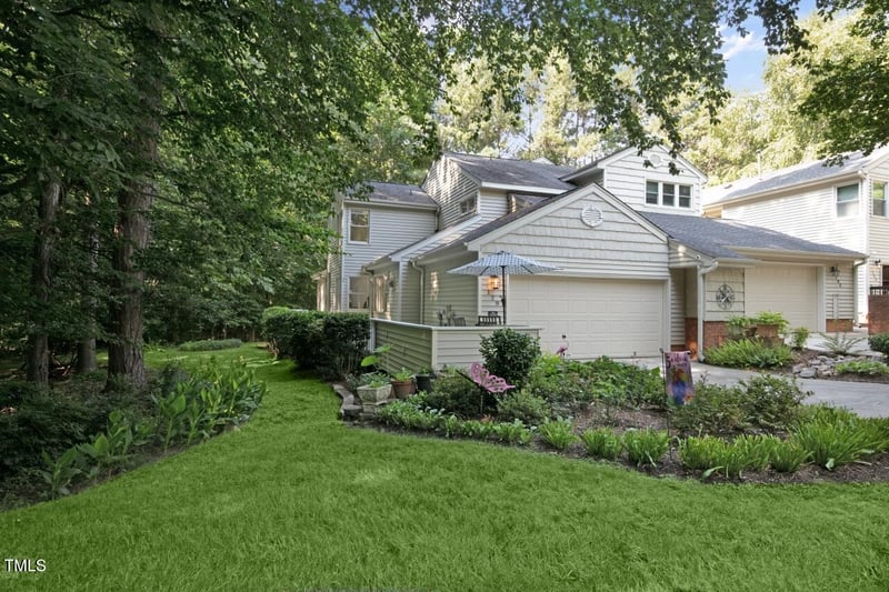 128 Woodglen Dr, Cary, NC 27518